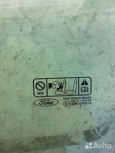 Стекло боковое переднее левое Ford Focus 2 купе