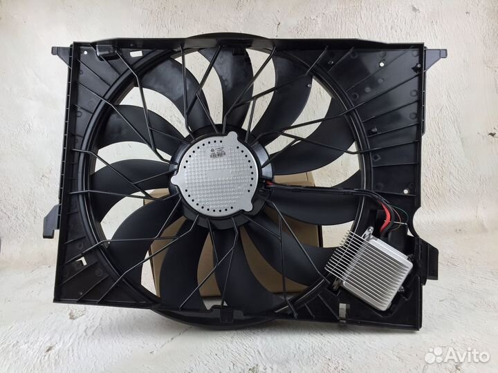 Вентилятор Mercedes W209 W211 C216 C219 W221 C199