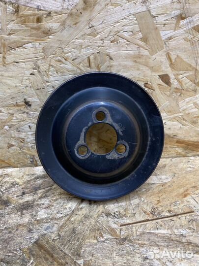 Шкив помпы audi 80 b3