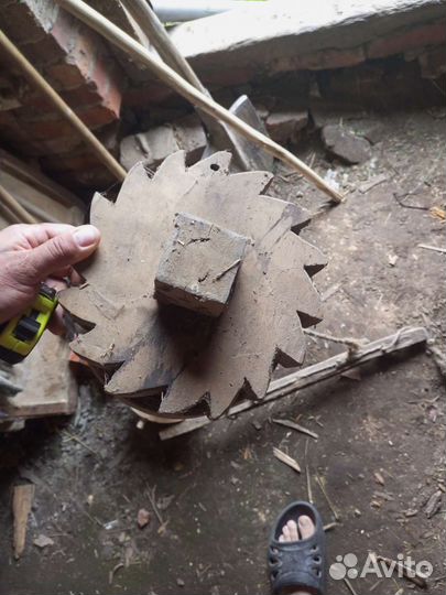 Старинный ткацкий станок