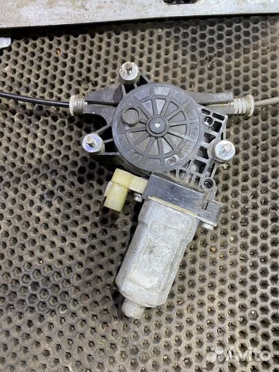 Стеклоподъёмник задний левый Киа Рио 2 Rio Седан