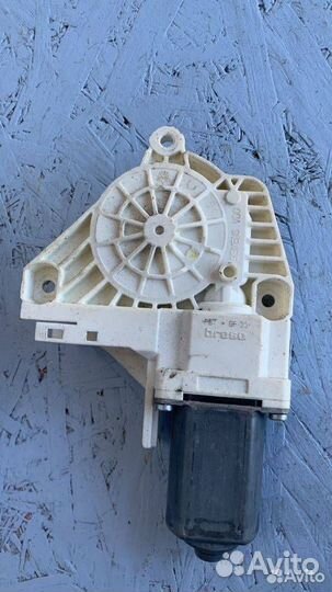 Моторчик стеклоподъемника Land Rover Discovery 3