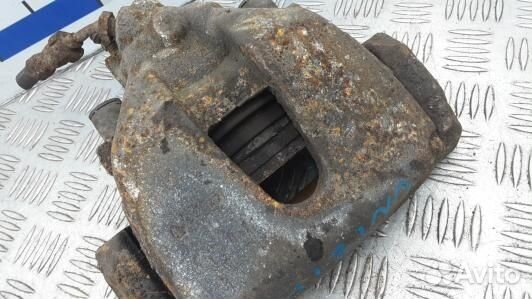 Суппорт тормозной передний правый ford focus 3 (ON