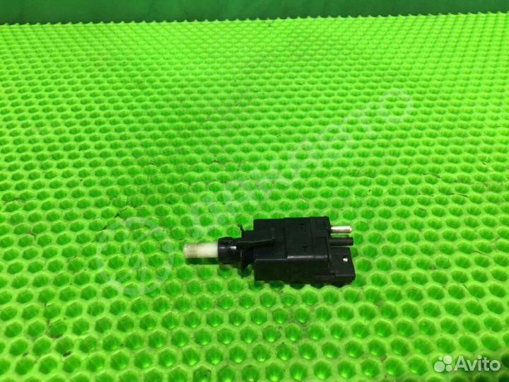 Выключатель стоп-сигнала Mercedes-Benz E W210