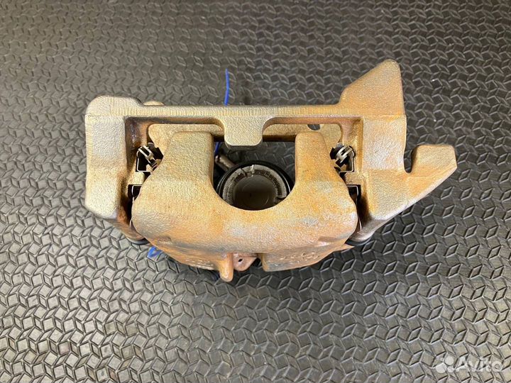 Суппорт тормозной задний левый Audi A5 8T 2010