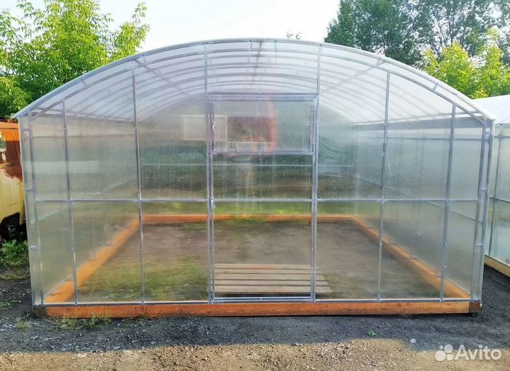 Теплица прямостенная