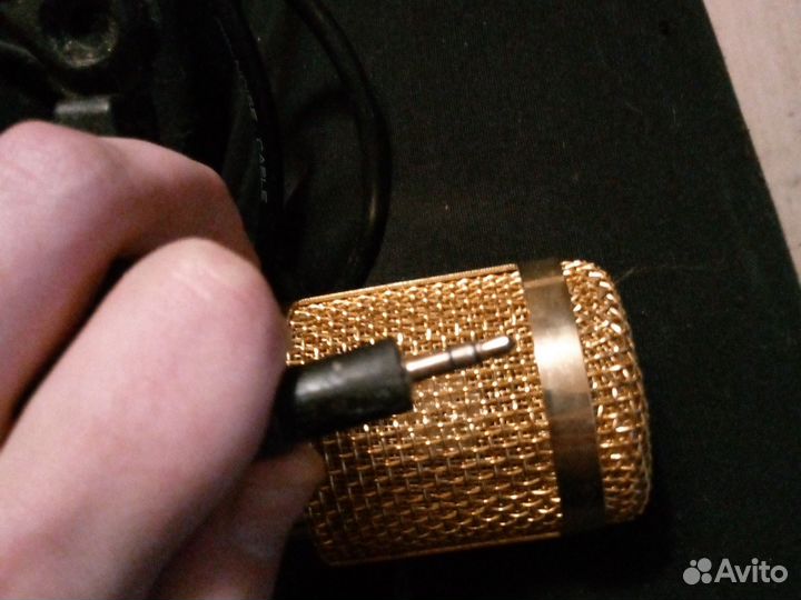 Студийный микрофон