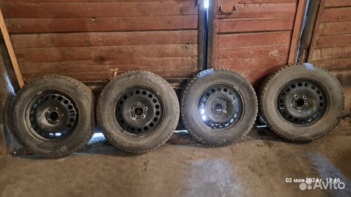 Nokian Tyres Hakkapeliitta 9 SUV 215/65 R16