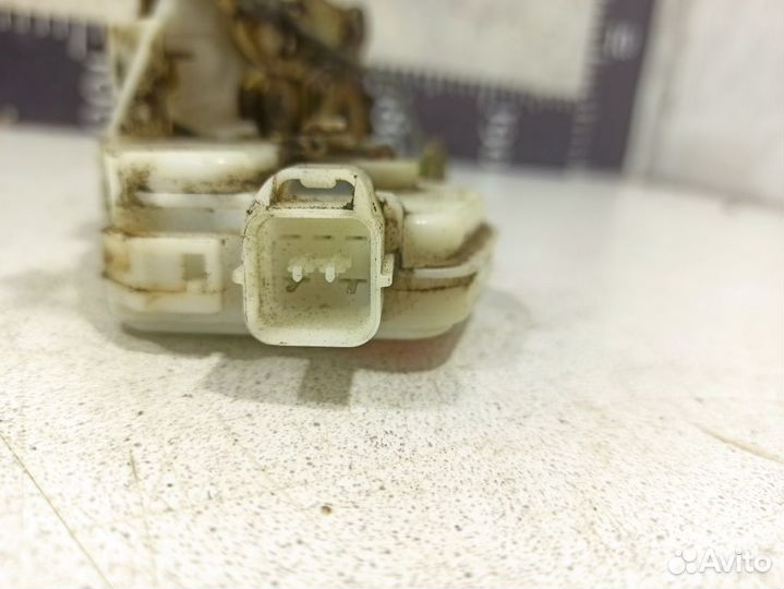 Замок двери задней правой