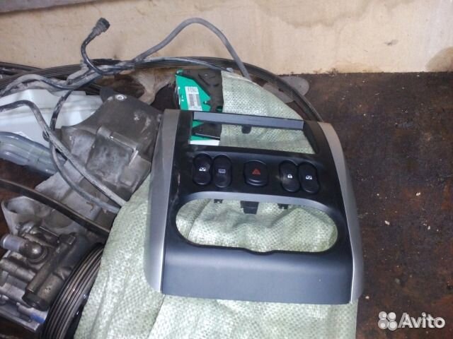 Консоль ниссан 682604AA0B альмера г 15