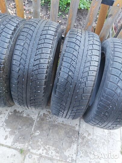 Gislaved Nord Frost 200 235/65 R17 102Q