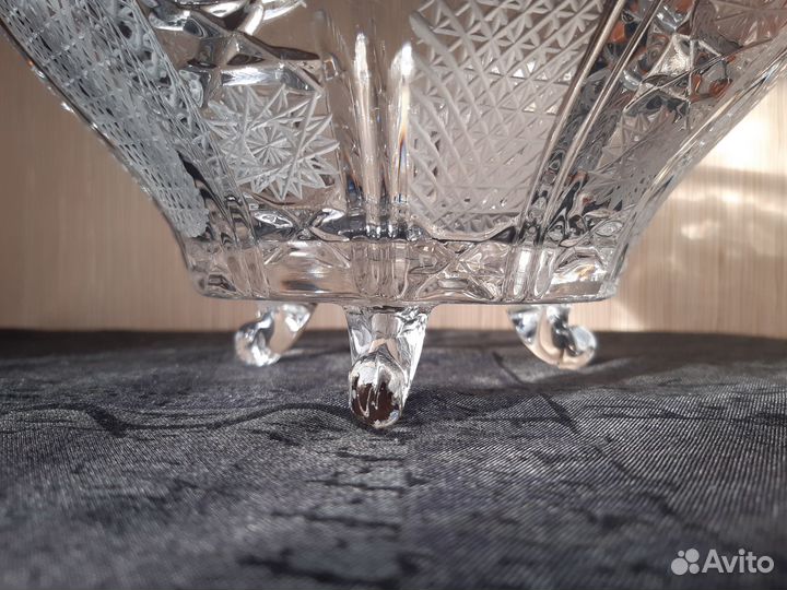 Хрустальные вазы, салатницы, бокалы, пепельница