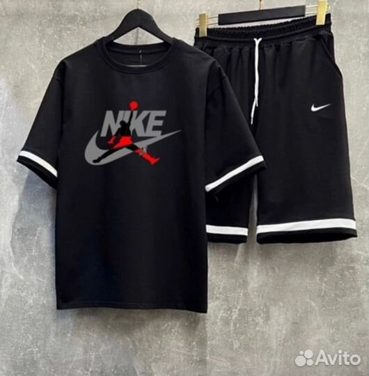 Костюм Nike футболка и шорты р. 140