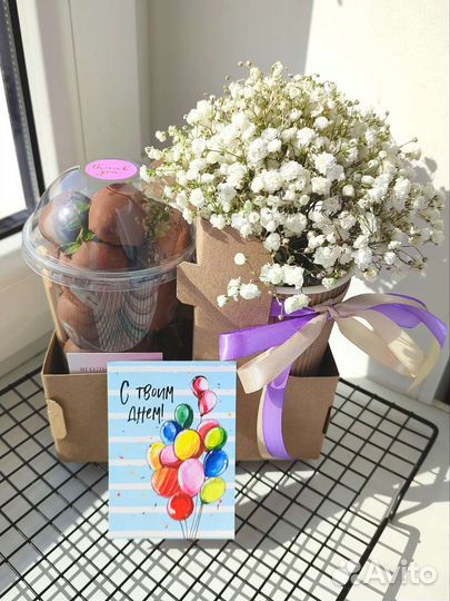 Клубника в шоколаде конфеты шоколад цветы гипсофил