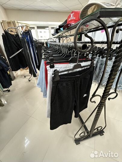 Мужские шорты adidas