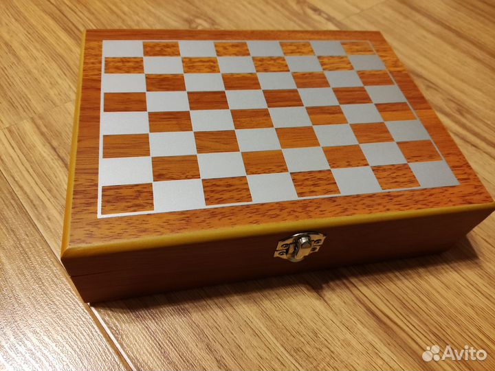 Мужской подарочный набор шахматы карты кости и т.д