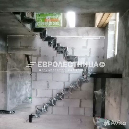 Лестница на металлокаркасе