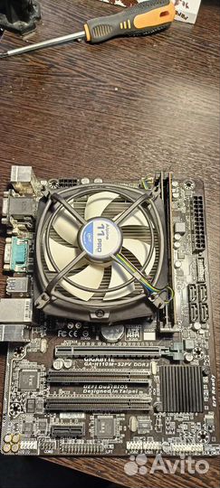 Материнская плата с процессором и памятью