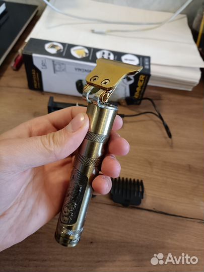 Триммер для усов и бороды