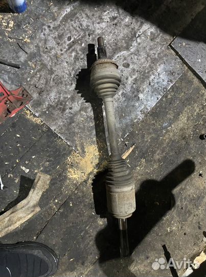 Полуоси задние Land Rover Discovery 3