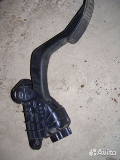 Мазда 6 GG педаль газа