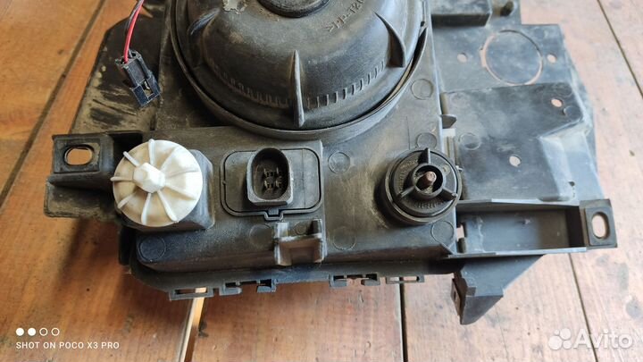 Фара передняя левая Volkswagen Transporter T4