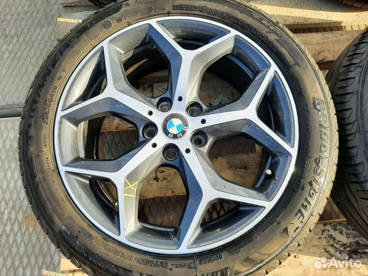 Диски BMW F48 R18 стиль 569 с резиной