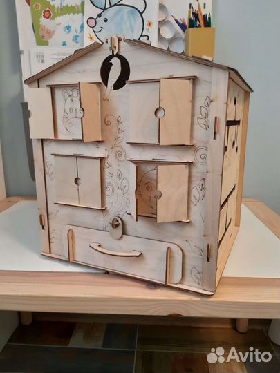 Бизиборд домик
