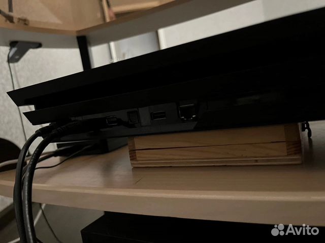 Sony playstation 4 pro CUH-7208B