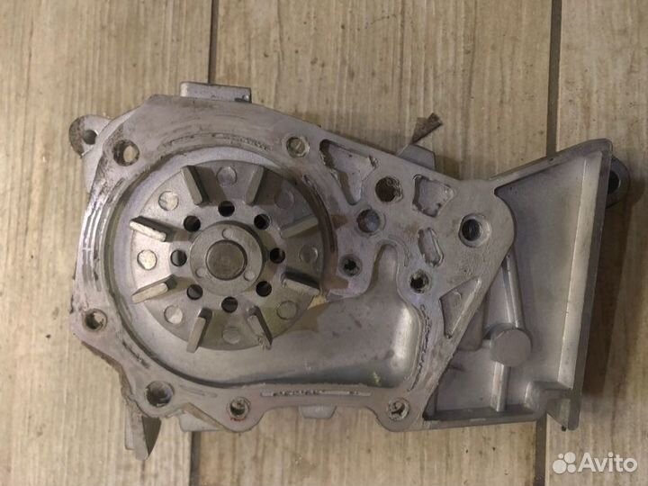 Помпа Renault Logan седан 1.6 2011