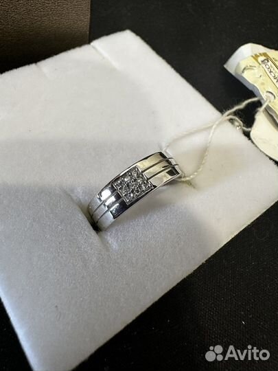 Кольцо с бриллиантами