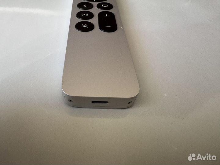 Пульт Apple TV Remote