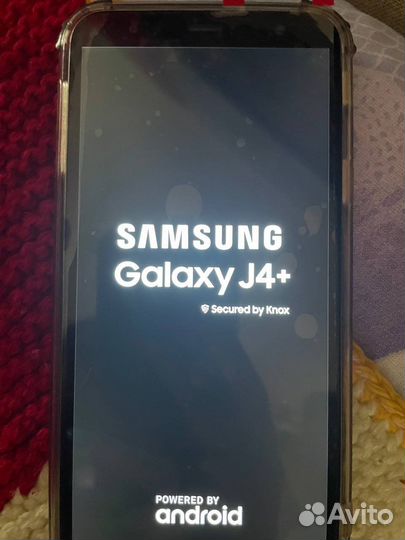 Телефон Samsung j4+