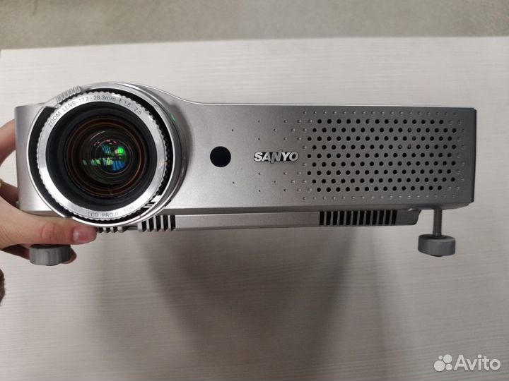 Проектор Sanyo PLC-XU83