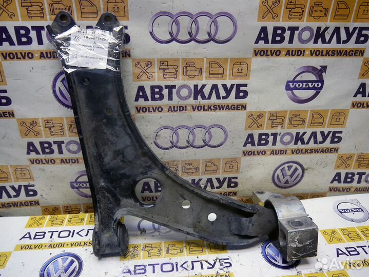 Рычаг передний правый Фольксваген Гольф 5