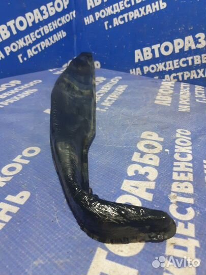 Пыльник крыла Ford Fiesta хэтчбек fyja 2007