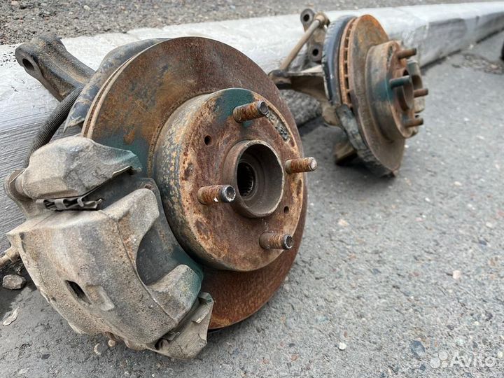 Ступица в сборе со ступичным подшипником