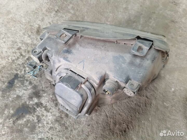 Фара Audi a4b5 дорест