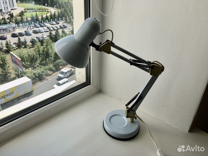 Лампа настольная