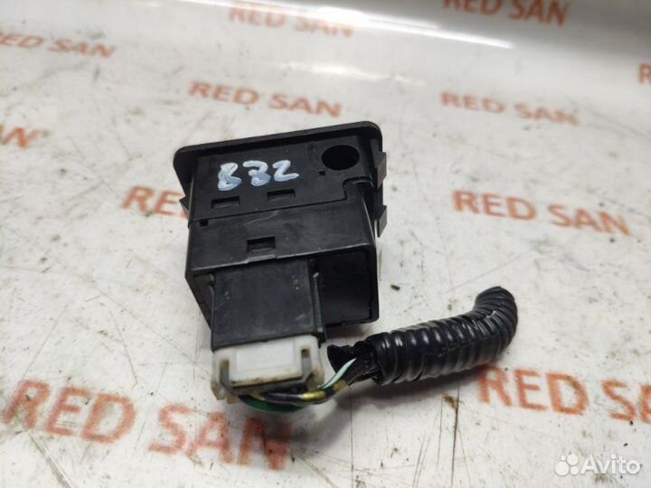 Кнопка коррекции фар Mitsubishi Pajero Sport K94W