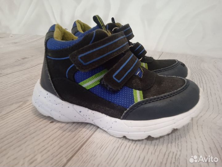 Кроссовки 24 р