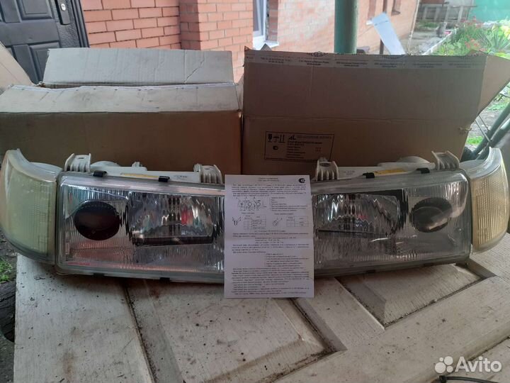 Продаю фары в сборе на Ваз 2110