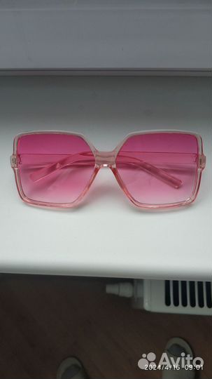 Солнцезащитные очки женские розовые