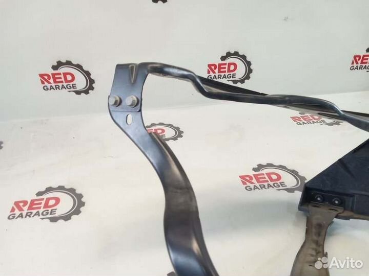 Крепление фары переднее правое Mercedes-Benz