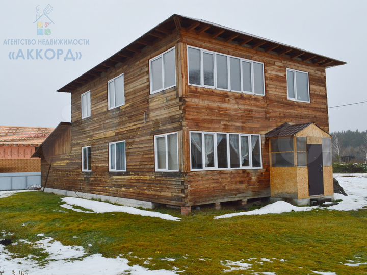 Дом 182,5 м² на участке 12 сот.