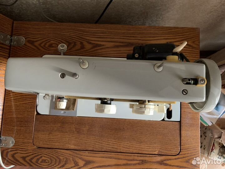 Швейная машина Подольск 142