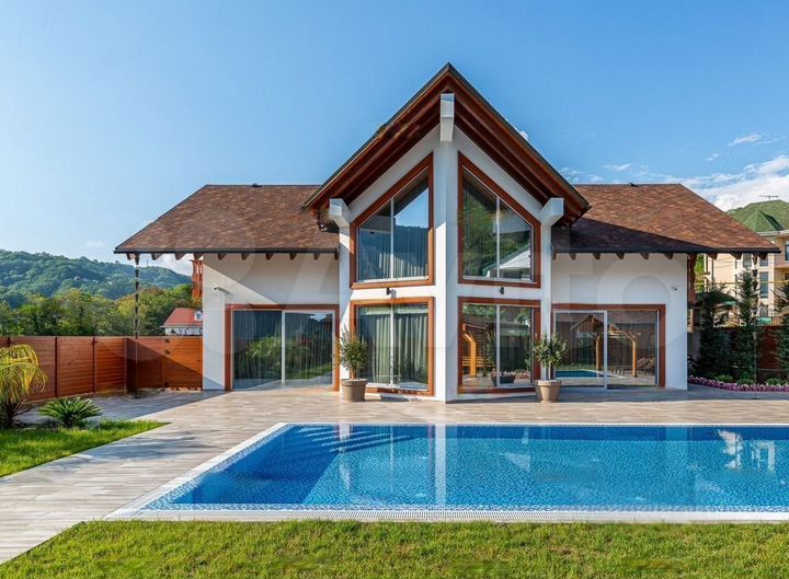 Дом 250 м² на участке 10 сот.