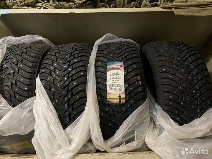 Nokian Tyres Hakkapeliitta 8 255/45 R19 104H