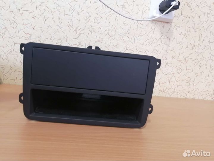 Рамка под магнитолу VAG