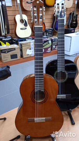Классическая гитара 4/4 Yamaha C40 в Ассортименте